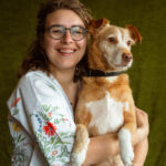 Maker Eza Doortmont en hond Koos Door Jara van den Bosch